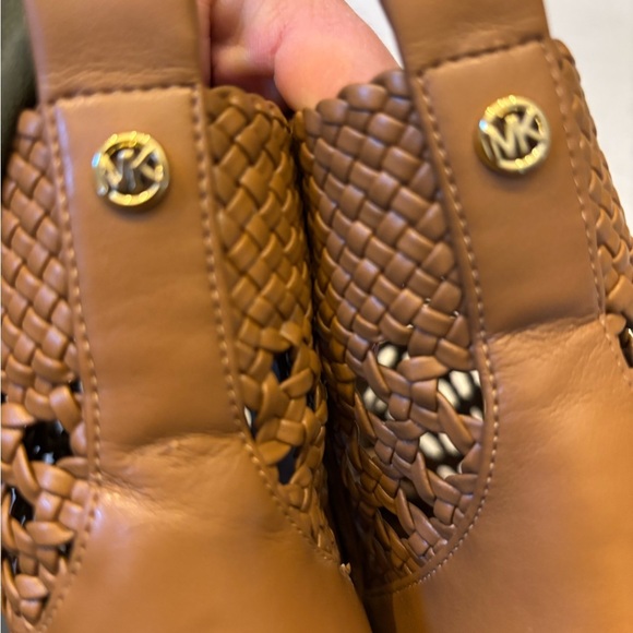 MICHAEL MICHAEL KORS Augustine Woven Ankle Boot Size 8.5 MSRP: $250.00 - Picture 7 of 8